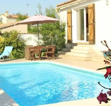 Semesterbostad Oleander- Spacious With Private Pool & Garden Sleeps 6 *