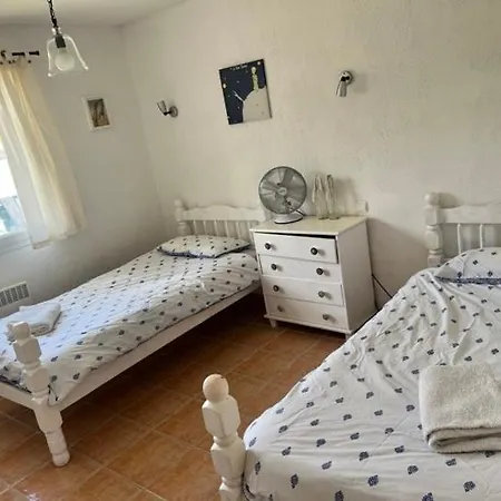 Oleander- Spacious With Private Pool & Garden Sleeps 6 Semesterbostad Puimisson