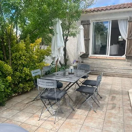 Semesterbostad Oleander- Spacious With Private Pool & Garden Sleeps 6